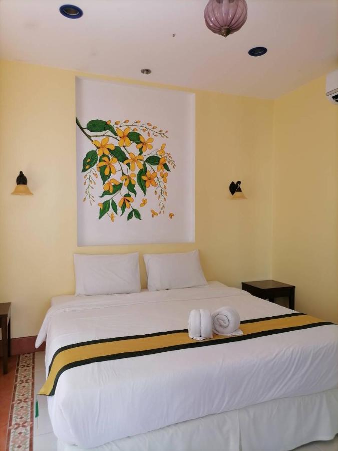 Baanmontra Beach Resort - Bankrut Buitenkant foto
