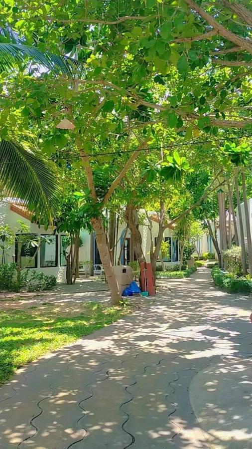 Baanmontra Beach Resort - Bankrut Buitenkant foto