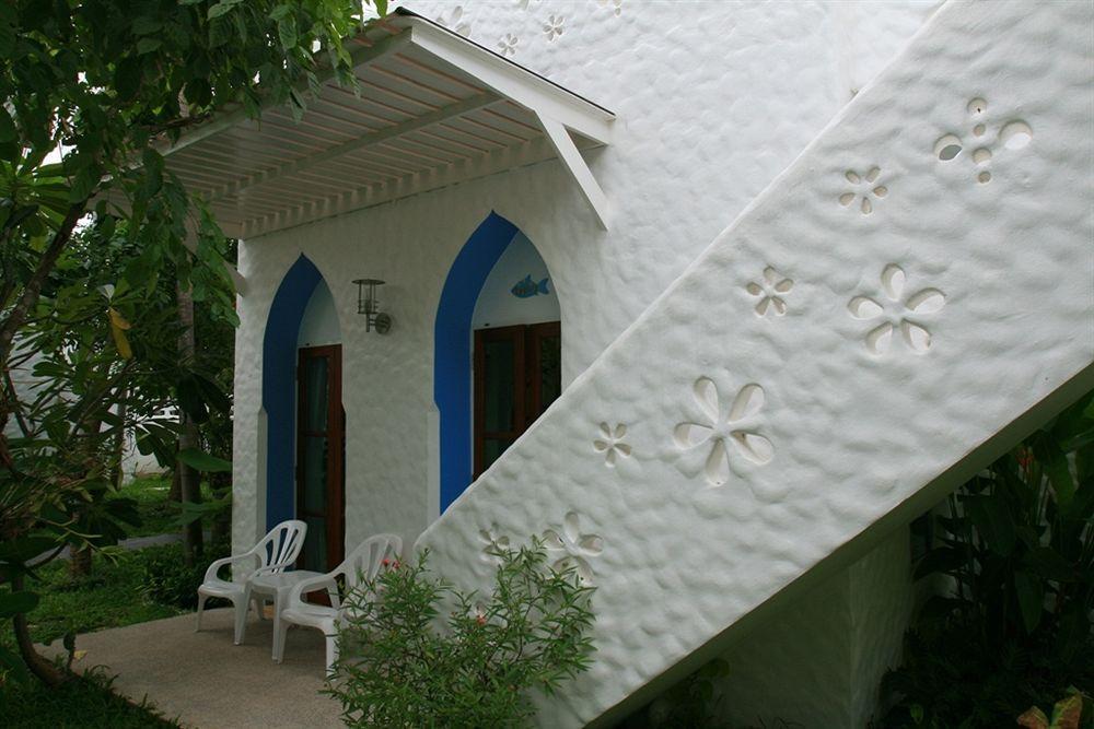 Baanmontra Beach Resort - Bankrut Buitenkant foto