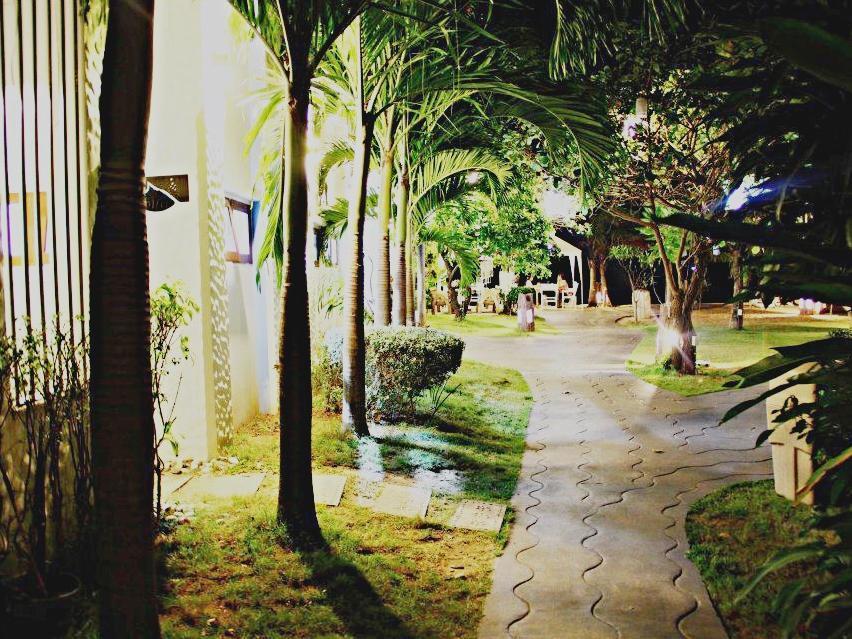 Baanmontra Beach Resort - Bankrut Buitenkant foto