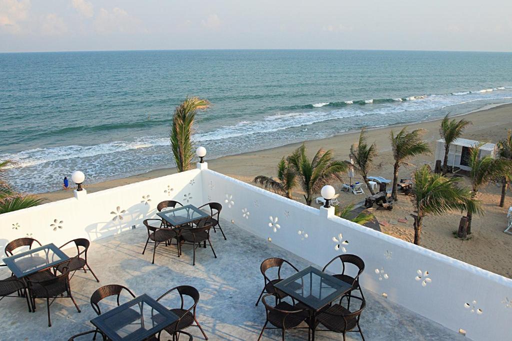 Baanmontra Beach Resort - Bankrut Buitenkant foto