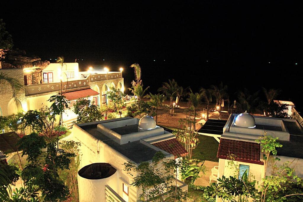 Baanmontra Beach Resort - Bankrut Buitenkant foto