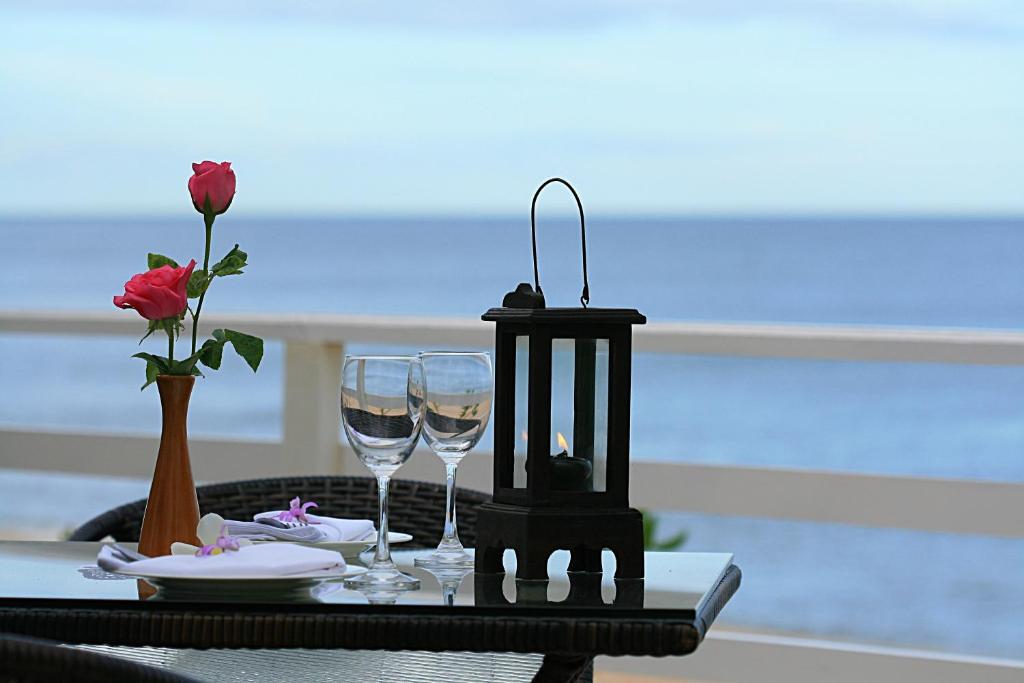 Baanmontra Beach Resort - Bankrut Buitenkant foto